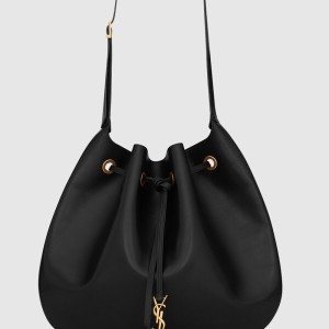 스무스 가죽 소재의 PARIS VII 라지 플랫 호보백 697941