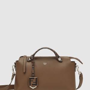 바이 더 웨이 미듐 8BL124