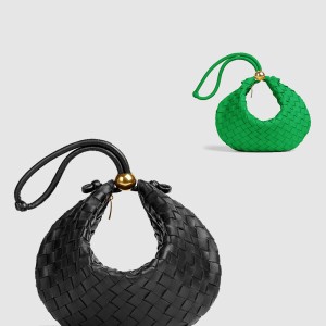 미디엄 턴 파우치 701024