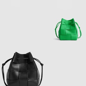 스몰 카세트 크로스바디 버킷백 680218